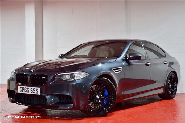 BMW M5 V8 DCT Auto Start-Stop Entry