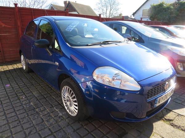 Fiat Punto 1.2 Active 48k + SERVICE HISTORY 6 Stamps &
