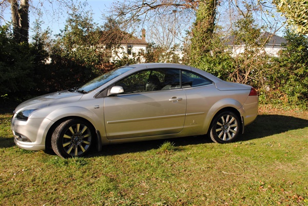 Ford Focus 2.0 TDCi CC-2 2dr