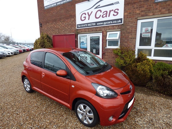 Toyota Aygo VVT-i Fire 5-Door**FREE ROAD TAX** COMES WITH 15