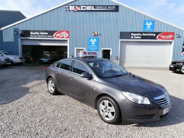 Vauxhall Insignia 1.8 EXCLUSIV 5DR