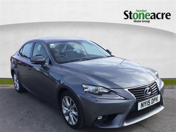 Lexus IS 2.5 Executive Edition Saloon 4dr Petrol Hybrid