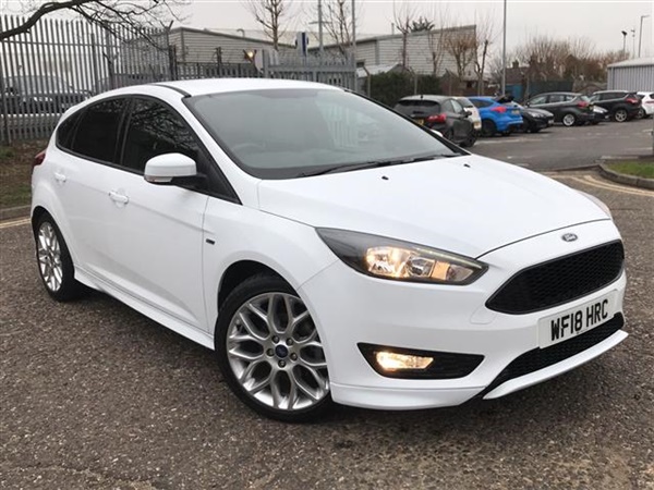 Ford Focus 1.0 Ecoboost 140 St-Line Navigation 5Dr