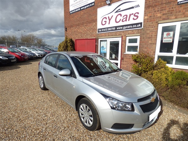 Chevrolet Cruze 1.6 LS 5DR COMES WITH 15 MONTHS WARRANTY