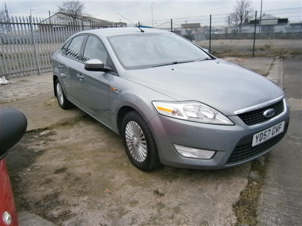 Ford Mondeo 2.0 Zetec 5dr call us on 