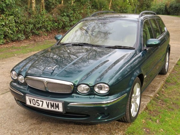 Jaguar X-Type 2.5 SE V6 5d AUTO 195 BHP