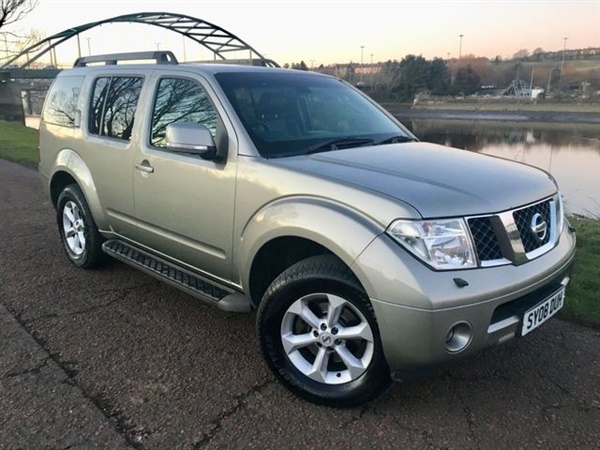 Nissan Pathfinder 2.5 AVENTURA DCI 5d 169 BHP Auto