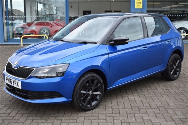 Skoda Fabia 1.0 5dr Colour Edition A/C Alloys Parking