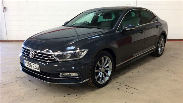 Volkswagen Passat 2.0 TDI SCR 190 R Line [Panoramic Roof]