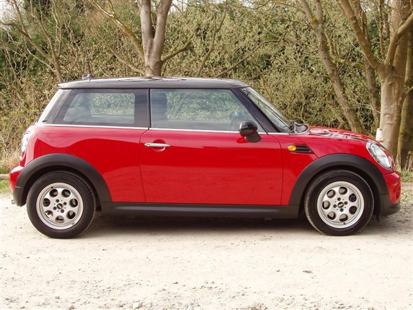 Mini Hatch 1.6 Cooper 3dr Auto