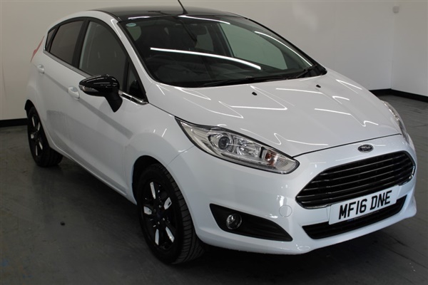 Ford Fiesta 1.0 ecoboost zetec white