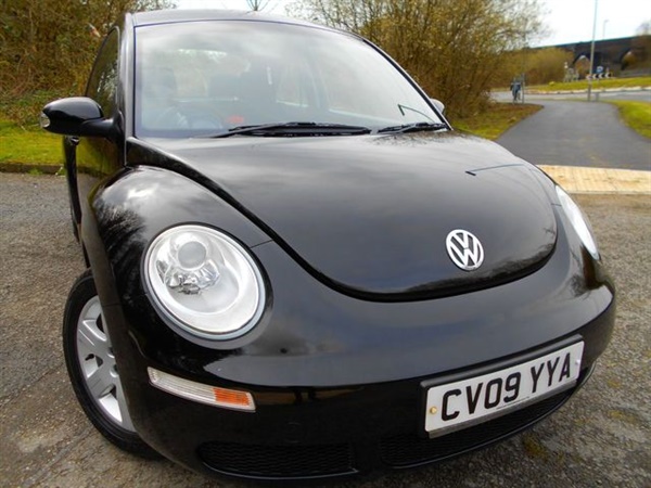 Volkswagen Beetle 1.6 LUNA 8V 3d 101 BHP ** ONE OWNER FROM