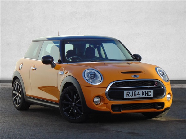 Mini Hatch 2.0 Cooper S D 3dr [Chili/Media Pack XL]