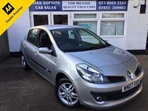 Renault Clio  in Eastleigh | Friday-Ad