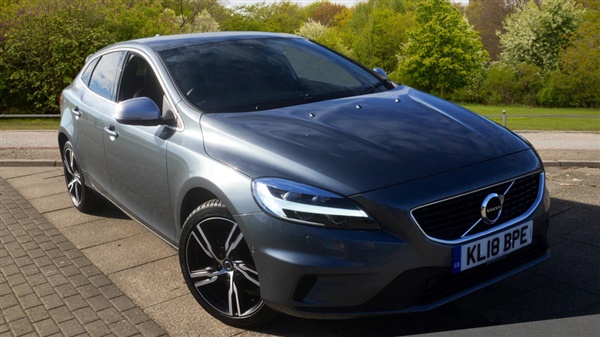 Volvo V40 T) R DESIGN Pro with Xenium and Winter Packs