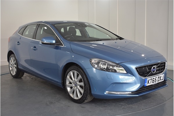 Volvo V40 V40 D2 Se Nav Hatchback 2.0 Automatic Diesel