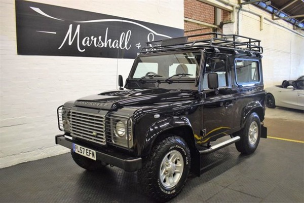 Land Rover Defender  XS STATION WAGON 3d 122 BHP