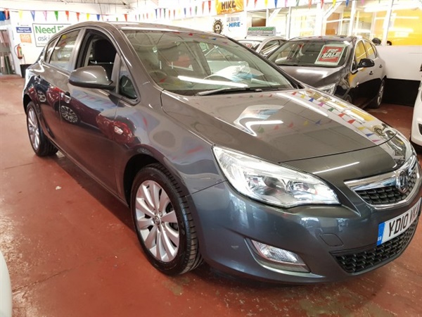 Vauxhall Astra 1.6 EXCLUSIV 5DR