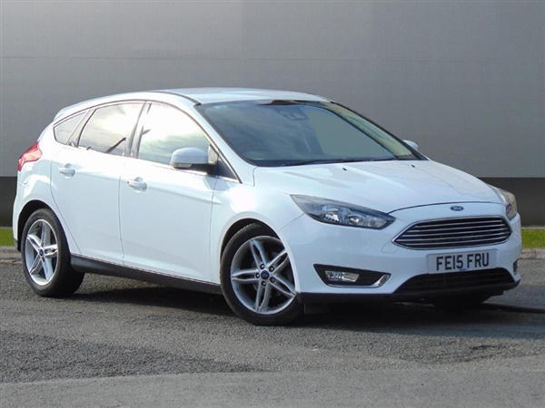 Ford Focus  Titanium 5dr Powershift Auto