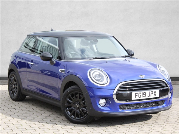 Mini Hatch 1.5 Cooper Classic II 3dr [Comfort Pack]