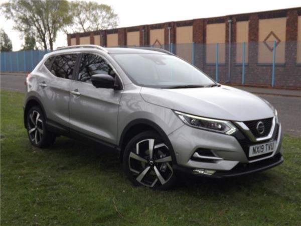 Nissan Qashqai 1.5 dCi Tekna [Glass Roof Pack] 5dr