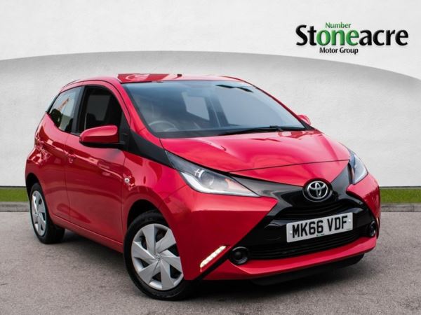 Toyota AYGO 1.0 VVT-i x-play Hatchback 5dr Petrol Manual (95