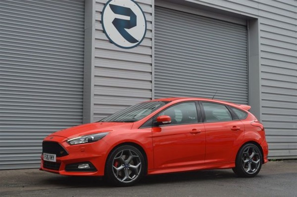 Ford Focus 2.0 ST-3 TDCI 5d 183 BHP