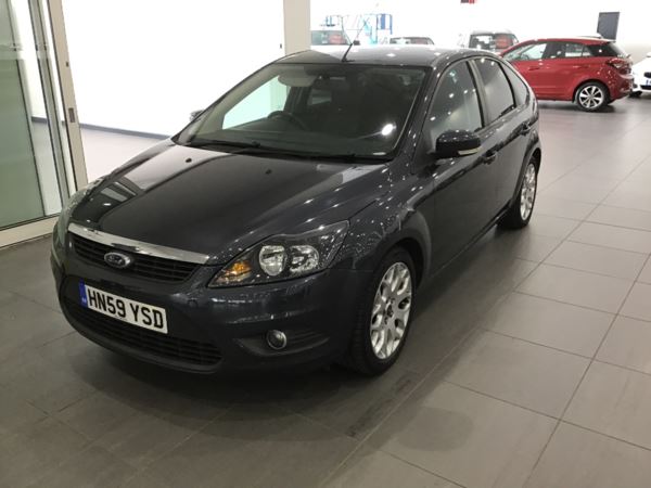 Ford Focus 1.6 Zetec 5dr - ELECTRICALLY HEATED WINDSCREEN -