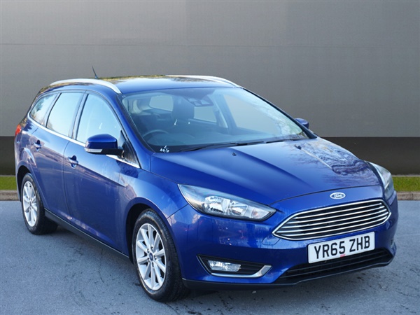 Ford Focus  Titanium 5dr Powershift Auto