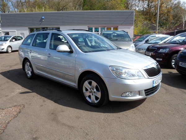 Skoda Octavia 1.4 TSI Elegance ESTATE