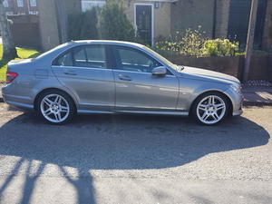 Mercedes C-class  in Elland | Friday-Ad