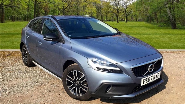 Volvo V40 D2 Cross Country Nav Plus Manual (Satellite