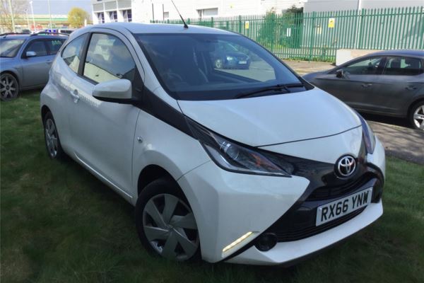 Toyota Yaris 1.5 Hybrid Orange Edition 5dr CVT Hatchback