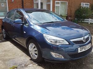 VAUXHALL ASTRA EXCLUSIV  MANUAL in Bexhill-On-Sea |