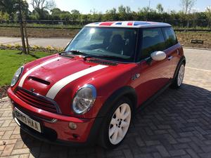 Mini Hatch  in Guildford | Friday-Ad