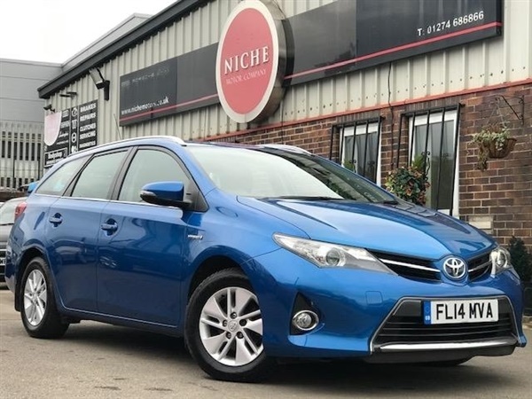 Toyota Auris 1.8 VVT-i Icon Touring Sports e-CVT HSD 5dr