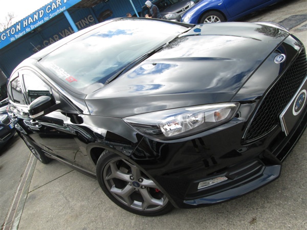 Ford Focus 2.0 T ST-2 5dr (start/stop)