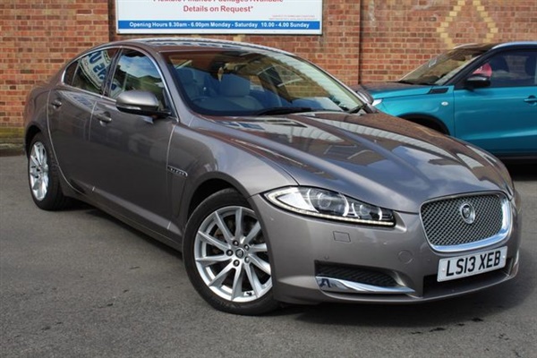 Jaguar XF 2.2 D LUXURY 4d AUTO 200 BHP