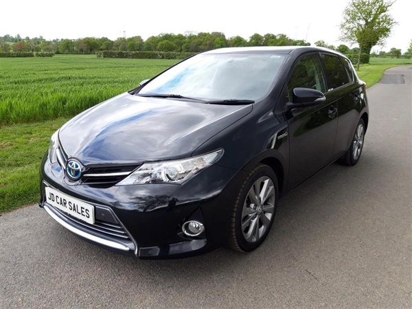 Toyota Auris 1.8 VVT-i Excel e-CVT HSD 5dr Auto