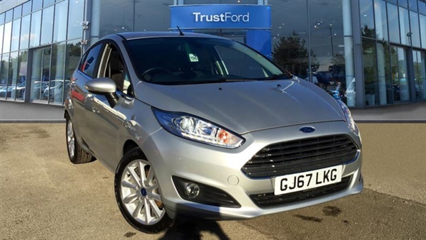 Ford Fiesta TITANIUM- With Full Service History Manual