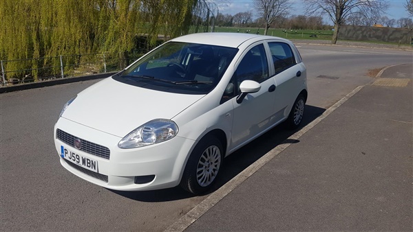Fiat Punto 1.4 Active 5dr IN WHITE, ONLY  MILES,FULL