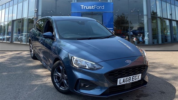 Ford Focus 1.0 EcoBoost 125 ST-Line 5dr with Synce3