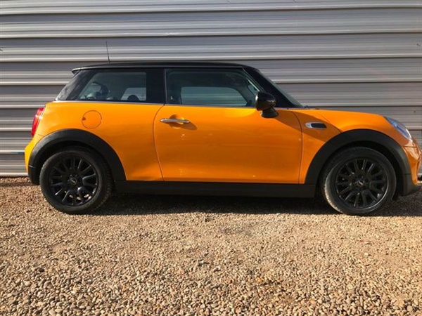 Mini Hatch 1.5 TD Cooper D (Chili) (s/s) 3dr