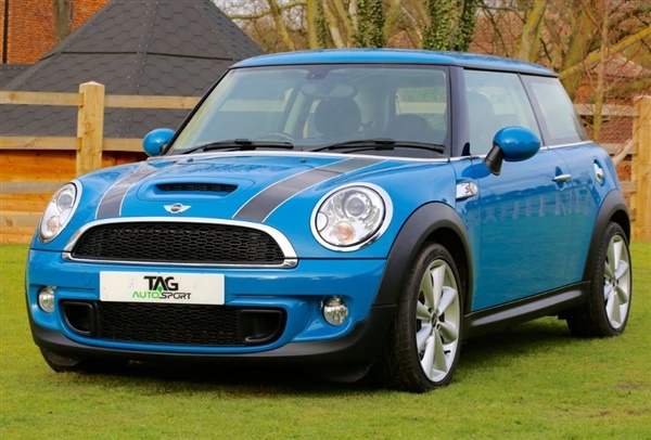 Mini Hatch 1.6 Cooper S (Sport Chili) 3dr