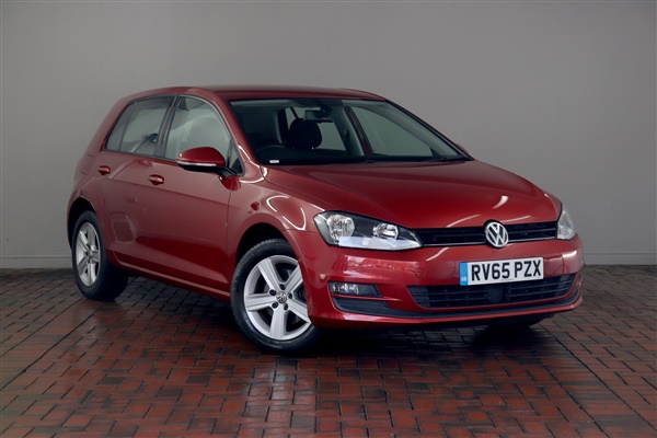 Volkswagen Golf 2.0 TDI Match [Parking Pack, Reverse Camera]