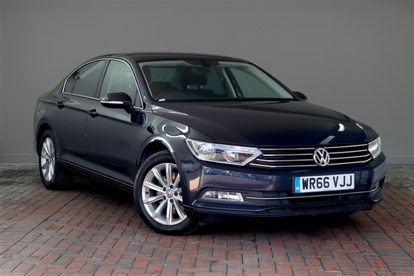 Volkswagen Passat 1.6 TDI SE Business [Sat Nav, Adaptive