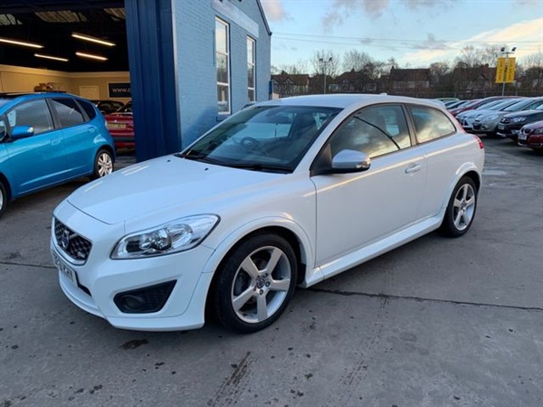 Volvo C R-DESIGN 3d 145 BHP