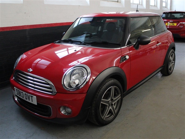 Mini Hatch 1.6 One Sport Chili