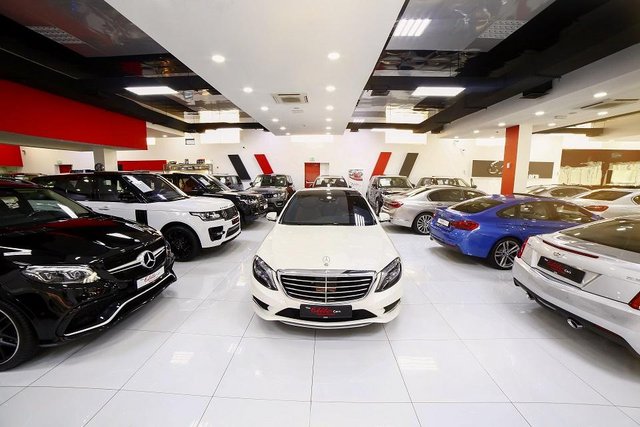 Explore the Best Luxury Car Showroom