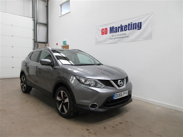 Nissan Qashqai 1.5 dCi N-Connecta 5dr [Panoramic Roof][Nav /